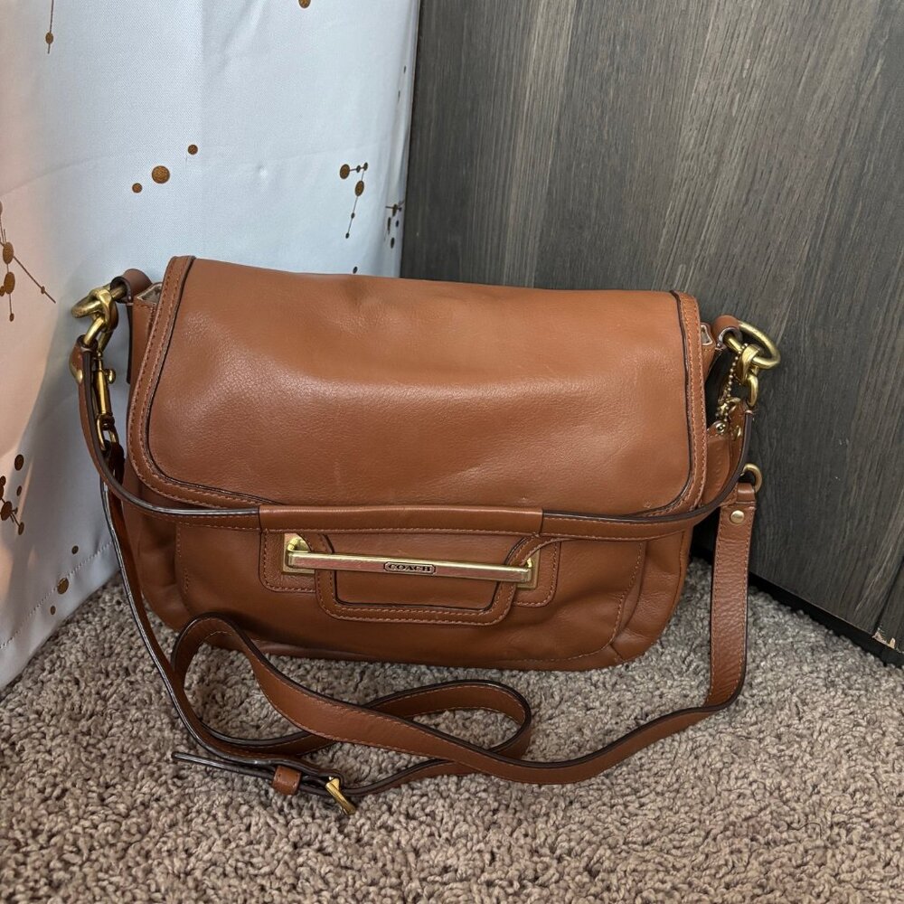 Coach Crossbody/Shoulder Bag – Tan/Brown – Used